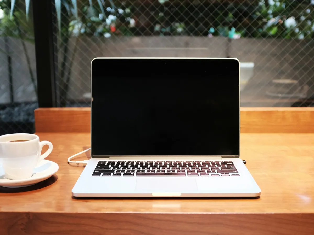 MacBook Air 15" M2 — 8GB / 256GB — photo 1 of the actual unit
